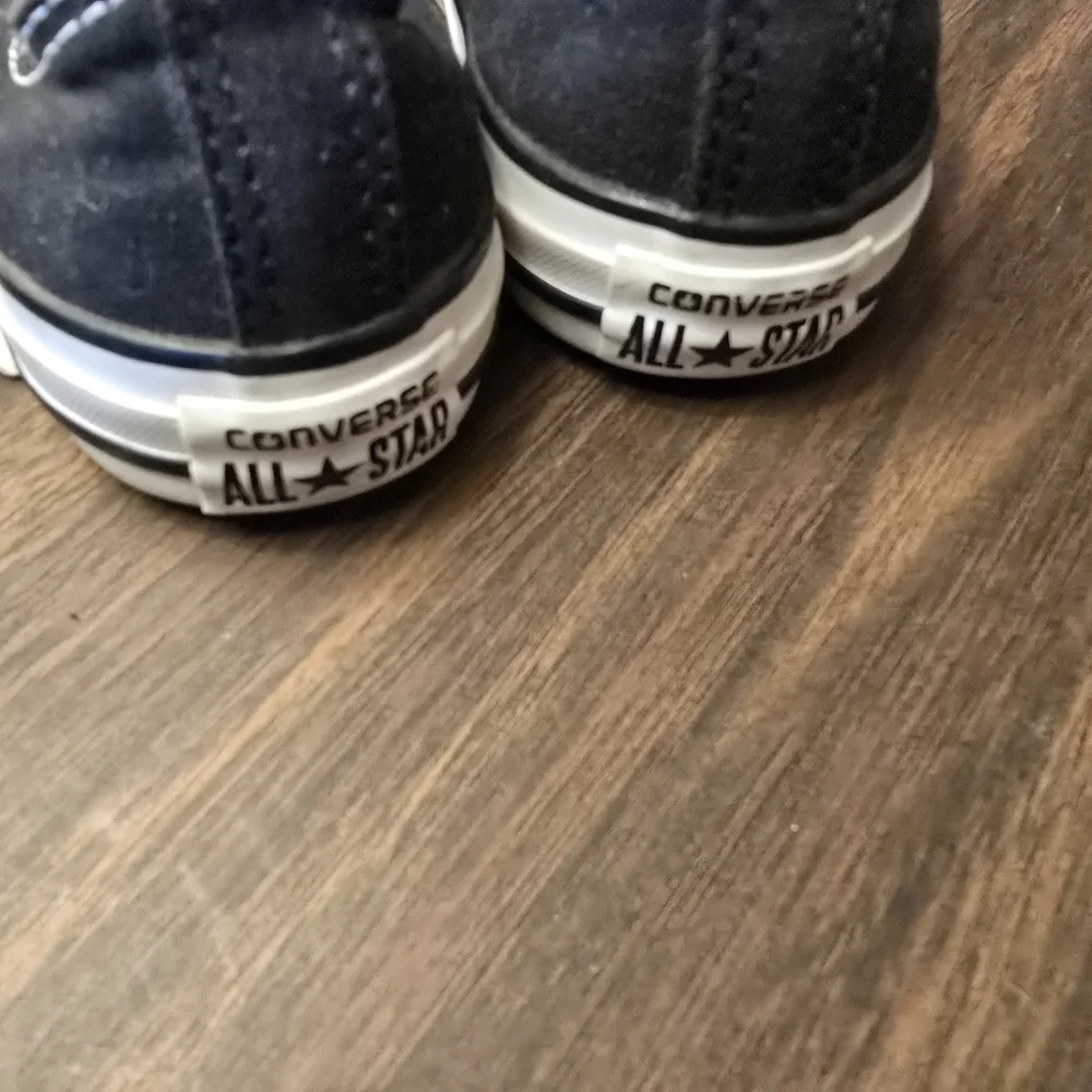 Converse Kids Black and White Sneakers Size 3 Big Kids